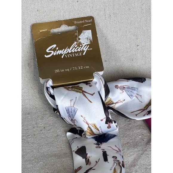 Simplicity Vintage Scarf, Printed Women Fashion Accessory, Dress Design - Picture 1 of 6